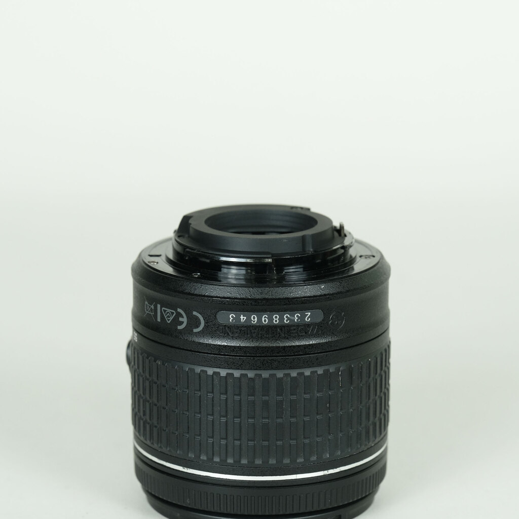 Nikon AF-P DX NIKKOR 18-55mm F3.5-5.6G VR Nikon AF-P DX NIKKOR 18-55mm F3.5-5.6G VR