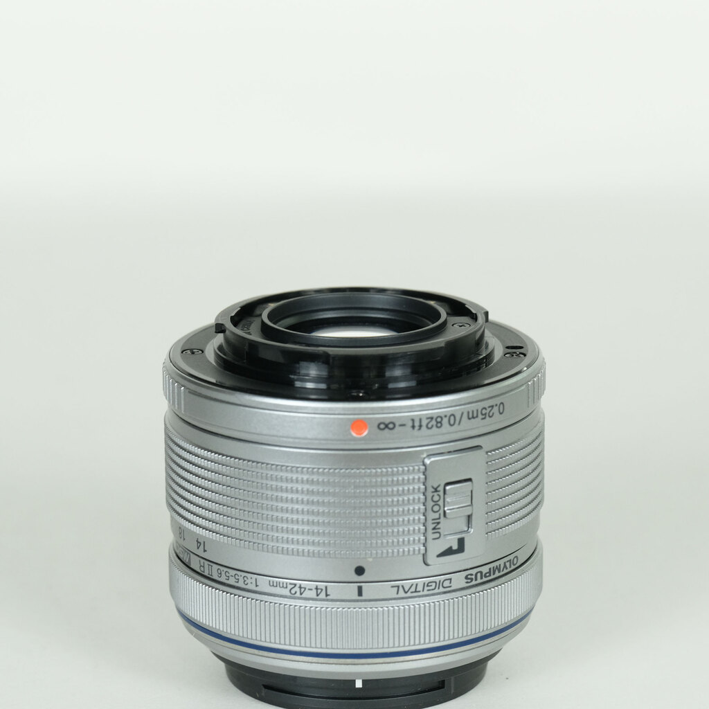 OLYMPUS M.ZUIKO DIGITAL 14-42mm F3.5-5.6IIR シルバーの出品 | ONE