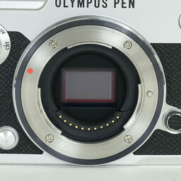OLYMPUS PEN-F
