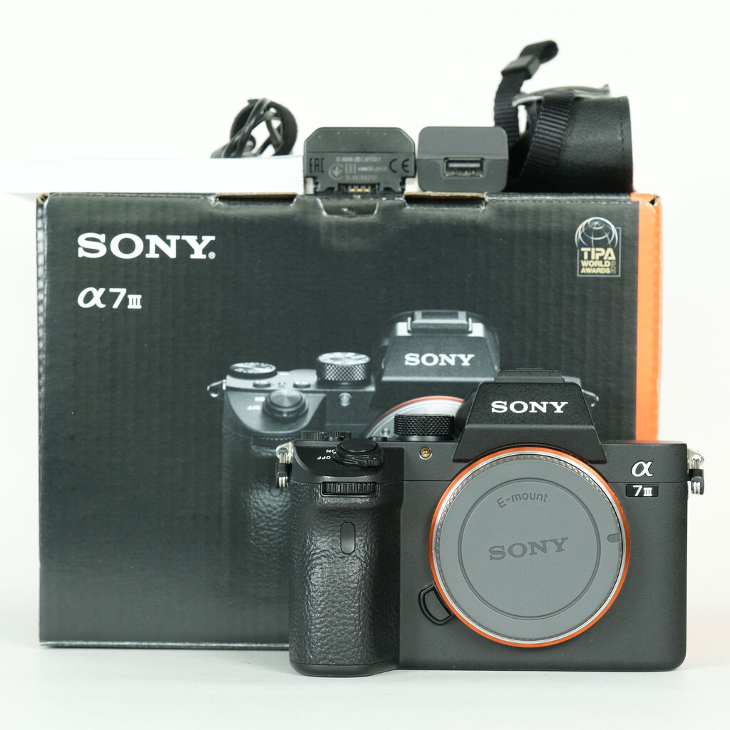 SONY α7 III（ILCE-7M3）の出品 | ONE SCENE（ワンシーン）