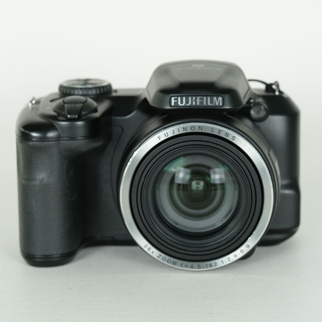 FUJIFILM FinePix S8600 �u���b�N
