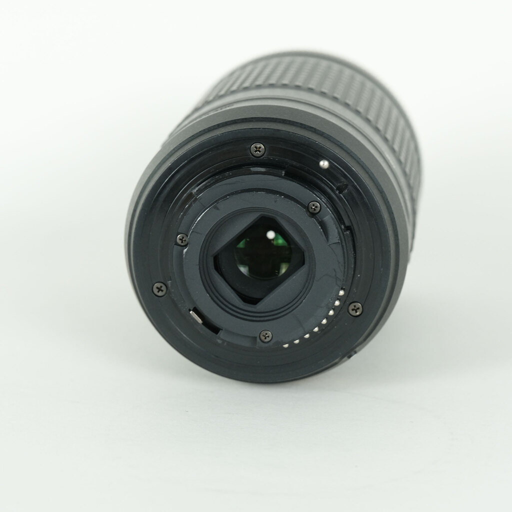 Nikon AF-P DX NIKKOR 70-300mm f/4.5-6.3G ED VR Nikon AF-P DX NIKKOR 70-300mm f/4.5-6.3G ED VR