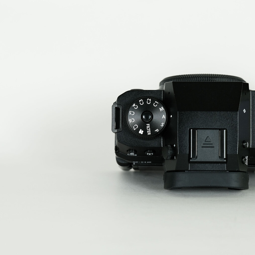 FUJIFILM X-H2