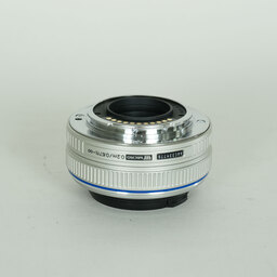 OLYMPUS M.ZUIKO DIGITAL 17mm F2.8 シルバー OLYMPUS M.ZUIKO DIGITAL 17mm F2.8 シルバー