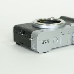 FUJIFILM X-E5
