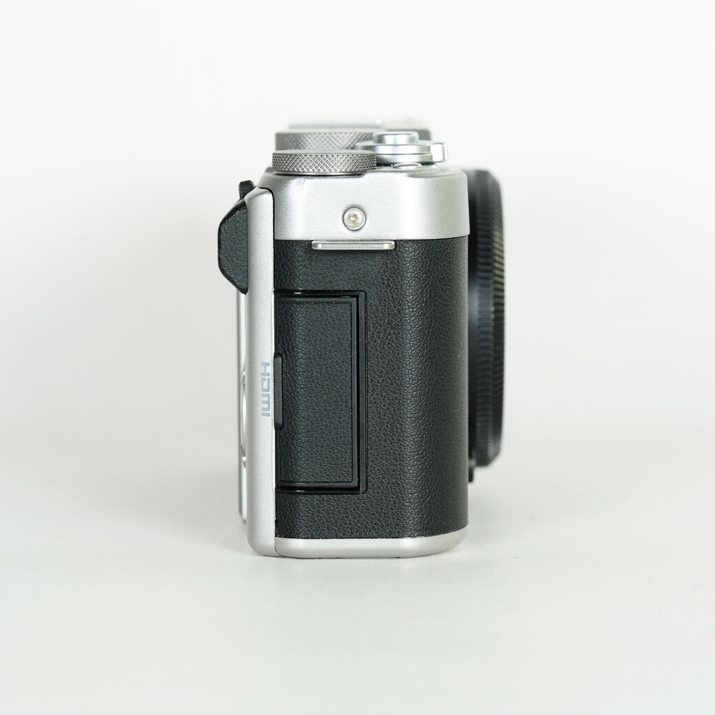 FUJIFILM X-A3 ボディ  シルバー