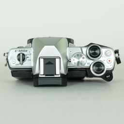 OLYMPUS OM-D E-M10 Mark II