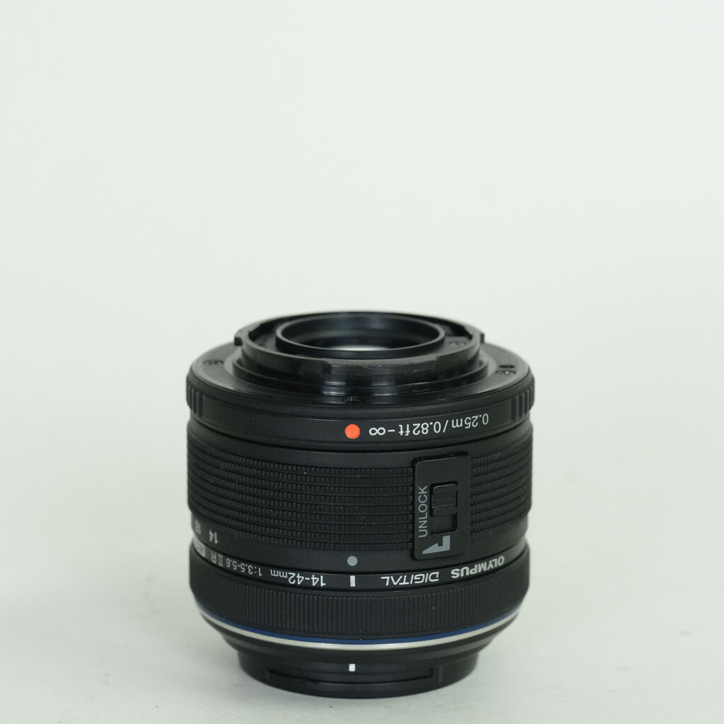 OLYMPUS M.ZUIKO DIGITAL 14-42mm F3.5-5.6IIR ブラック OLYMPUS M.ZUIKO DIGITAL 14-42mm F3.5-5.6IIR ブラック