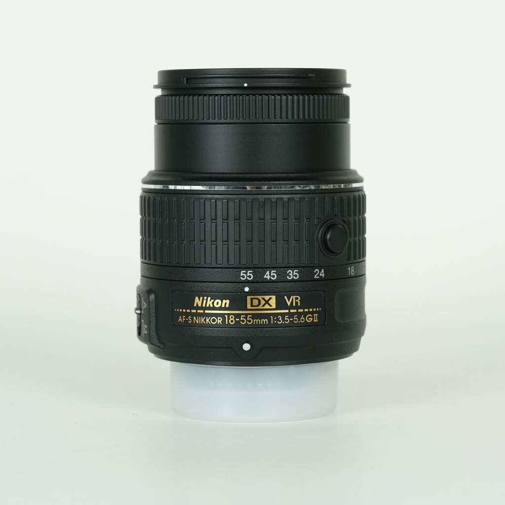 Nikon AF-S DX NIKKOR 18-55mm f3.5-5.6G VR IIの出品 | ONE SCENE