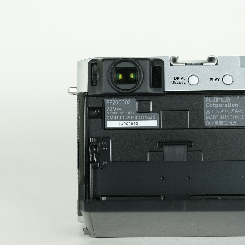 FUJIFILM X-E4 FUJIFILM X-E4