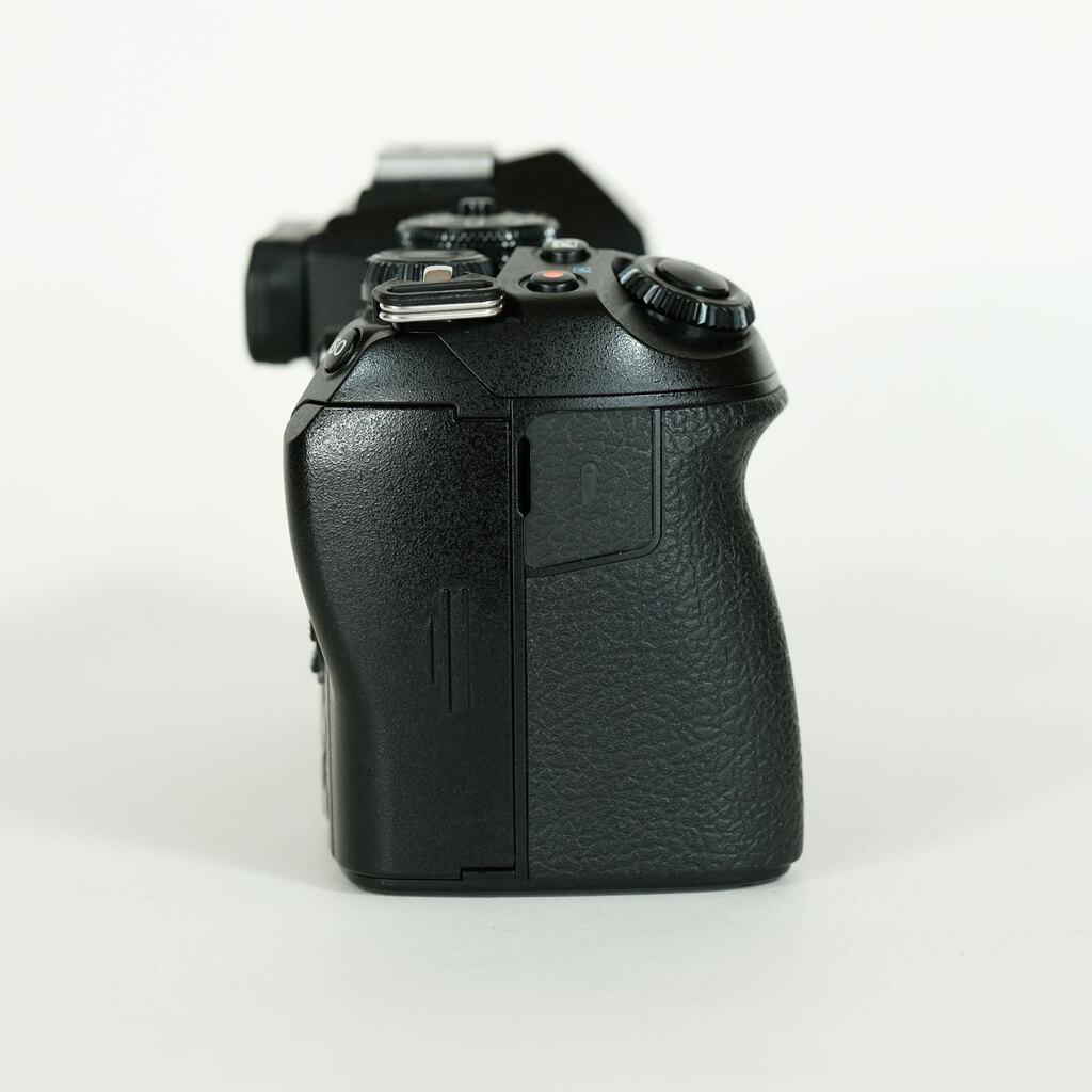 OLYMPUS OM-D E-M1 Mark III