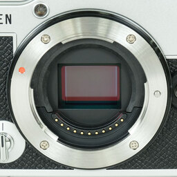 OLYMPUS PEN E-P7