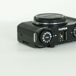 FUJIFILM X-M5