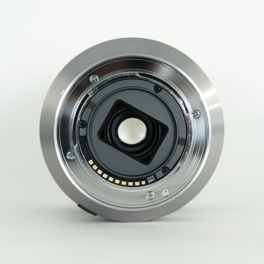 SONY E18-200mm F3.5-6.3 OSS SEL18200