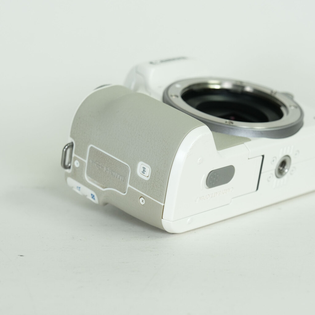 Canon EOS Kiss M