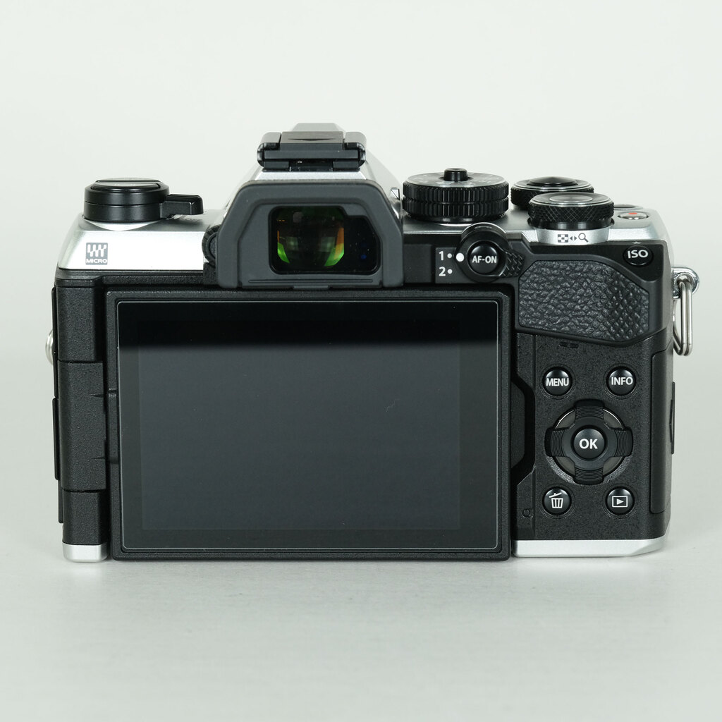 OM SYSTEM OM-5 Mark II ボディ シルバー