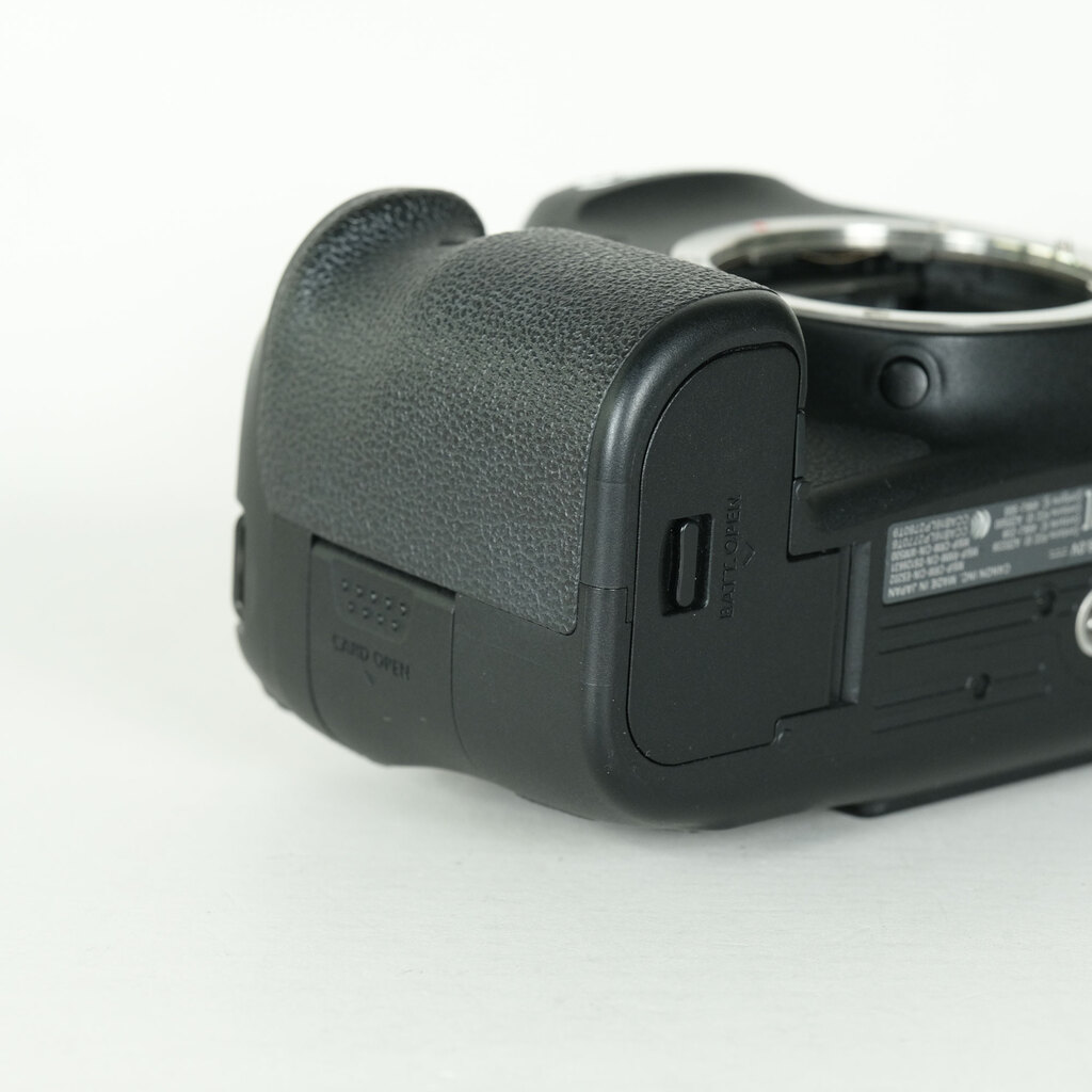 Canon EOS 6D Mark IIの出品 | ONE SCENE（ワンシーン）