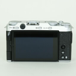 FUJIFILM X-M5