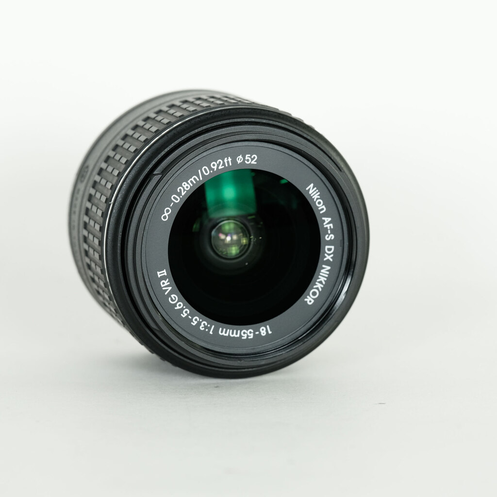 Nikon AF-S DX NIKKOR 18-55mm f3.5-5.6G VR II