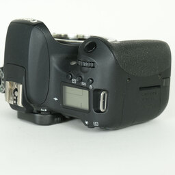 Canon EOS 8000D