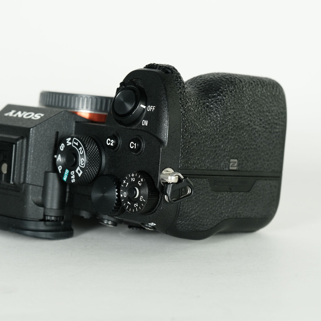 SONY α7RIV ボディ ILCE-7RM4A   【後期モデル 液晶下部にSONYロゴなし】