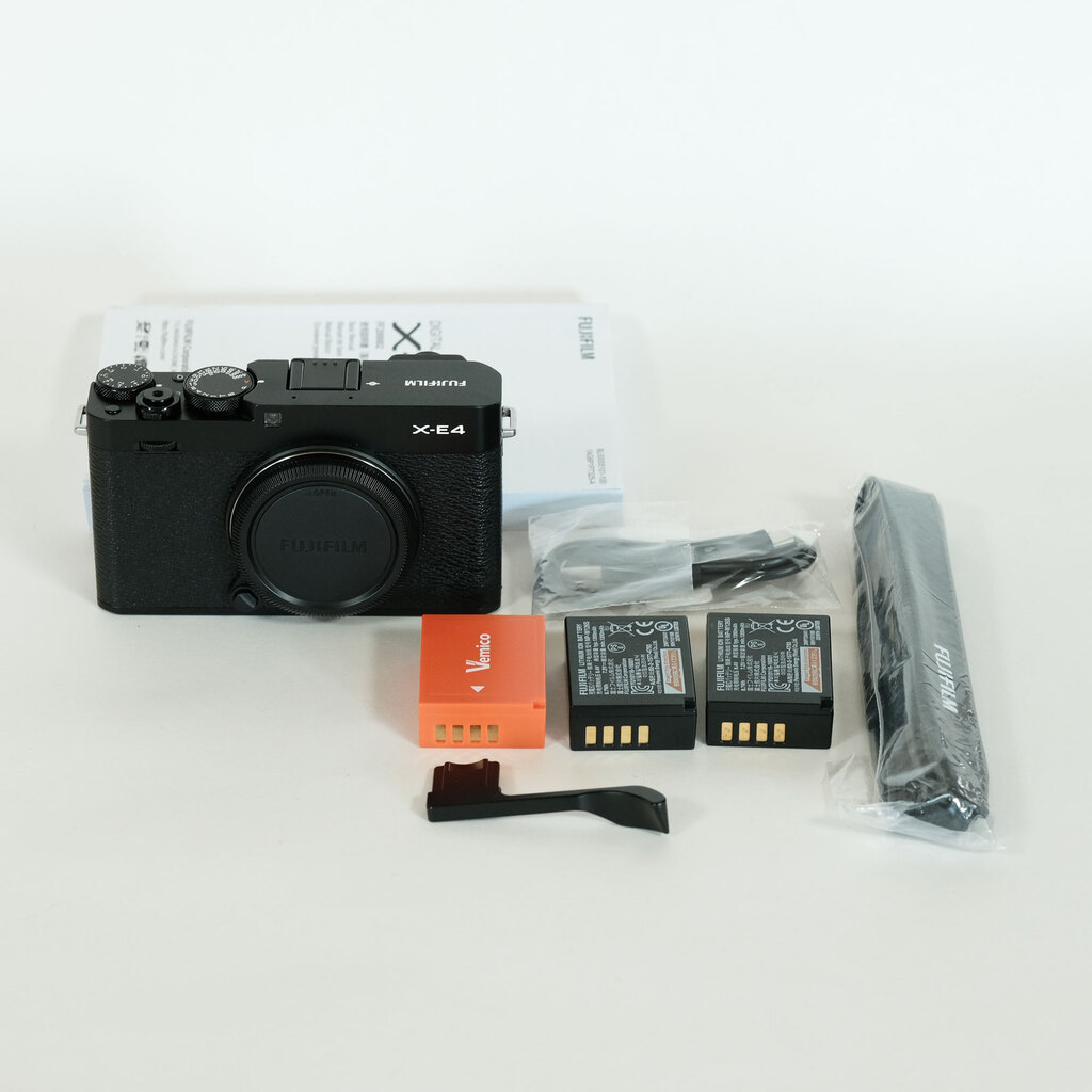 FUJIFILM X-E4