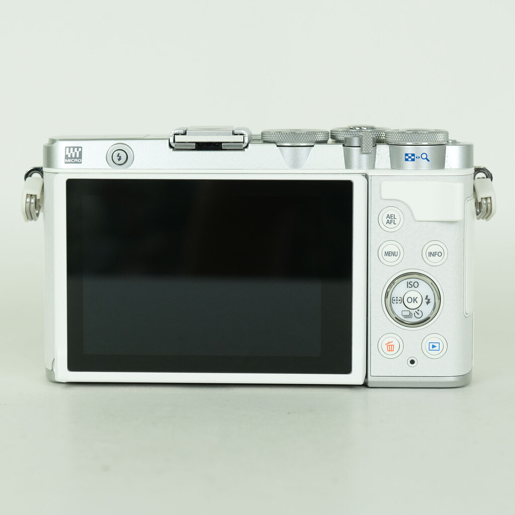 OLYMPUS PEN E-P7の出品 | ONE SCENE（ワンシーン）