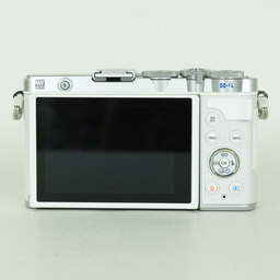 OLYMPUS PEN E-P7