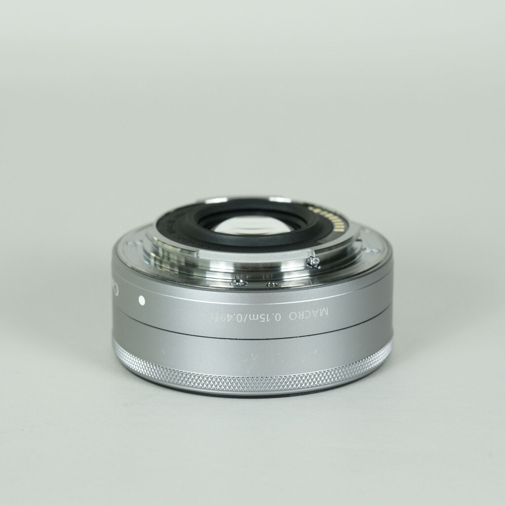 Canon EF-M22mm F2 STM