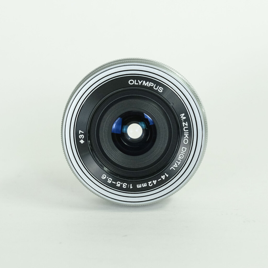 OLYMPUS M.ZUIKO DIGITAL ED 14-42mm F3.5-5.6 EZ シルバー OLYMPUS M.ZUIKO DIGITAL ED 14-42mm F3.5-5.6 EZ シルバー