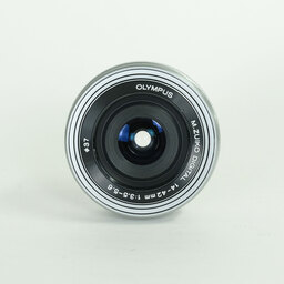 OLYMPUS M.ZUIKO DIGITAL ED 14-42mm F3.5-5.6 EZ シルバー OLYMPUS M.ZUIKO DIGITAL ED 14-42mm F3.5-5.6 EZ シルバー