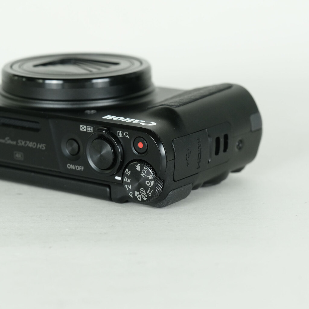 Canon PowerShot SX740 HS ブラックの出品 | ONE SCENE（ワンシーン）