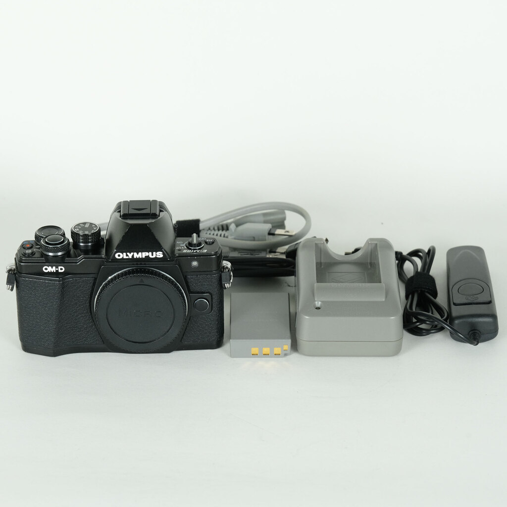 OLYMPUS OM-D E-M10 Mark II OLYMPUS OM-D E-M10 Mark II