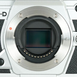 OLYMPUS OM-D E-M5 Mark III