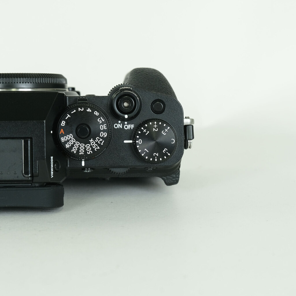FUJIFILM X-T4 FUJIFILM X-T4
