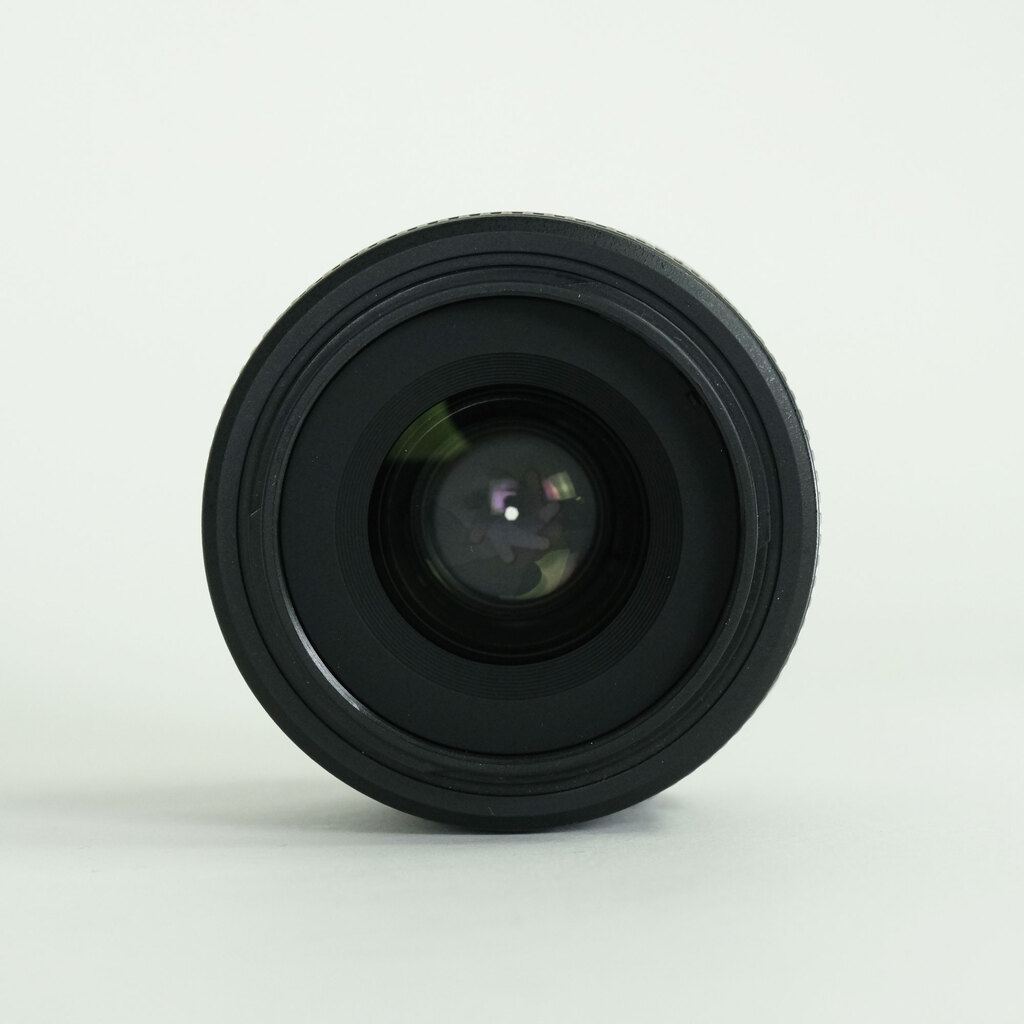 Nikon AF-S DX NIKKOR 35mm f/1.8G Nikon AF-S DX NIKKOR 35mm f/1.8G