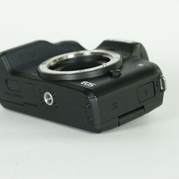 Canon EOS Kiss M Canon EOS Kiss M