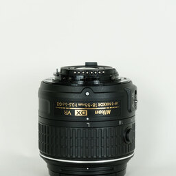 Nikon AF-S DX NIKKOR 18-55mm f3.5-5.6G VR II Nikon AF-S DX NIKKOR 18-55mm f3.5-5.6G VR II