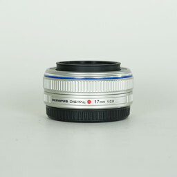 OLYMPUS M.ZUIKO DIGITAL 17mm F2.8 シルバー OLYMPUS M.ZUIKO DIGITAL 17mm F2.8 シルバー