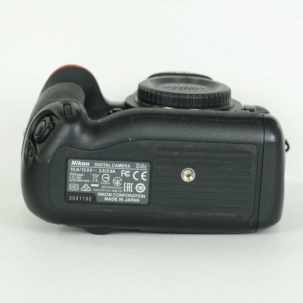 Nikon D4S