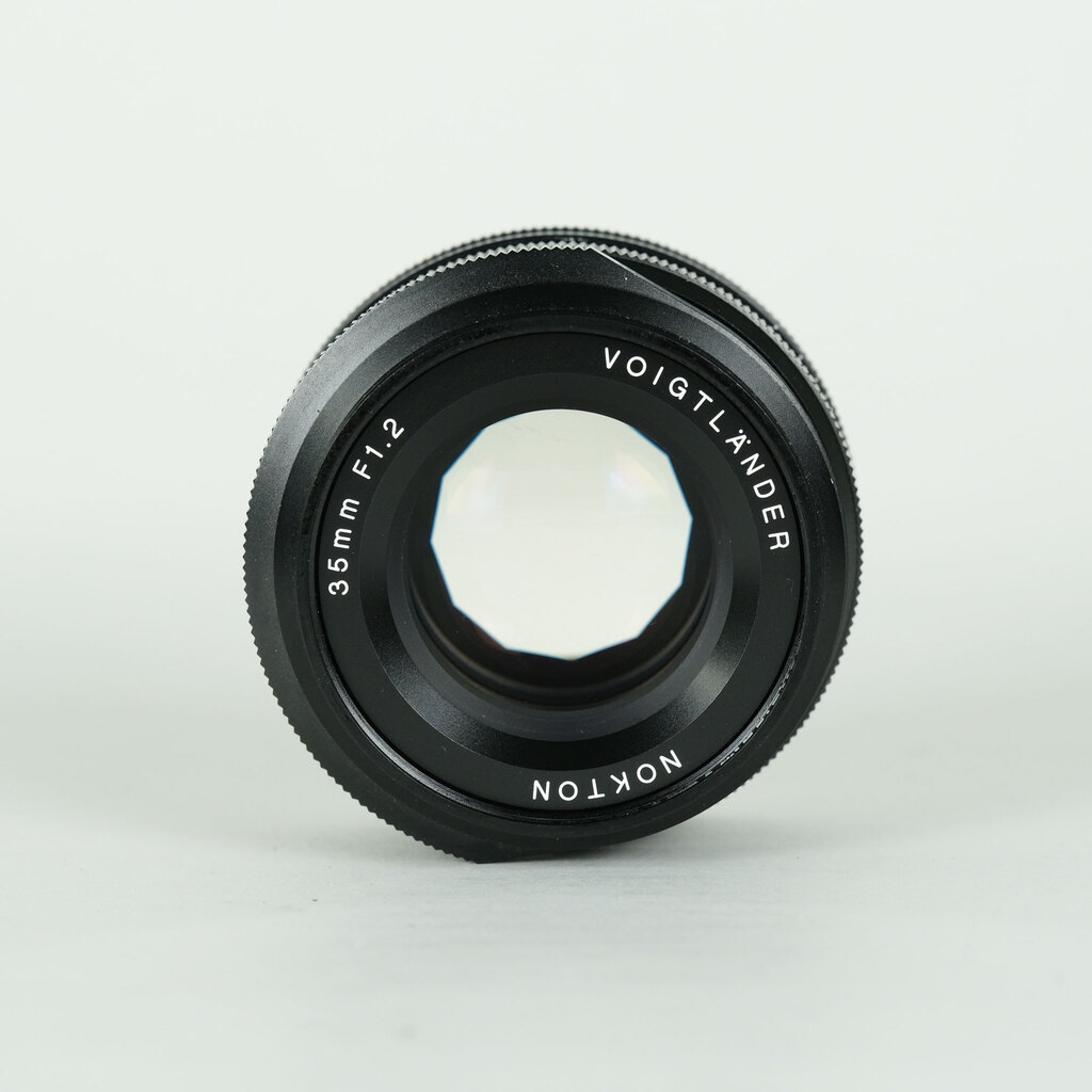 Voigtlander NOKTON 35mm F1.2 [フジフイルムX用]の出品 | ONE SCENE