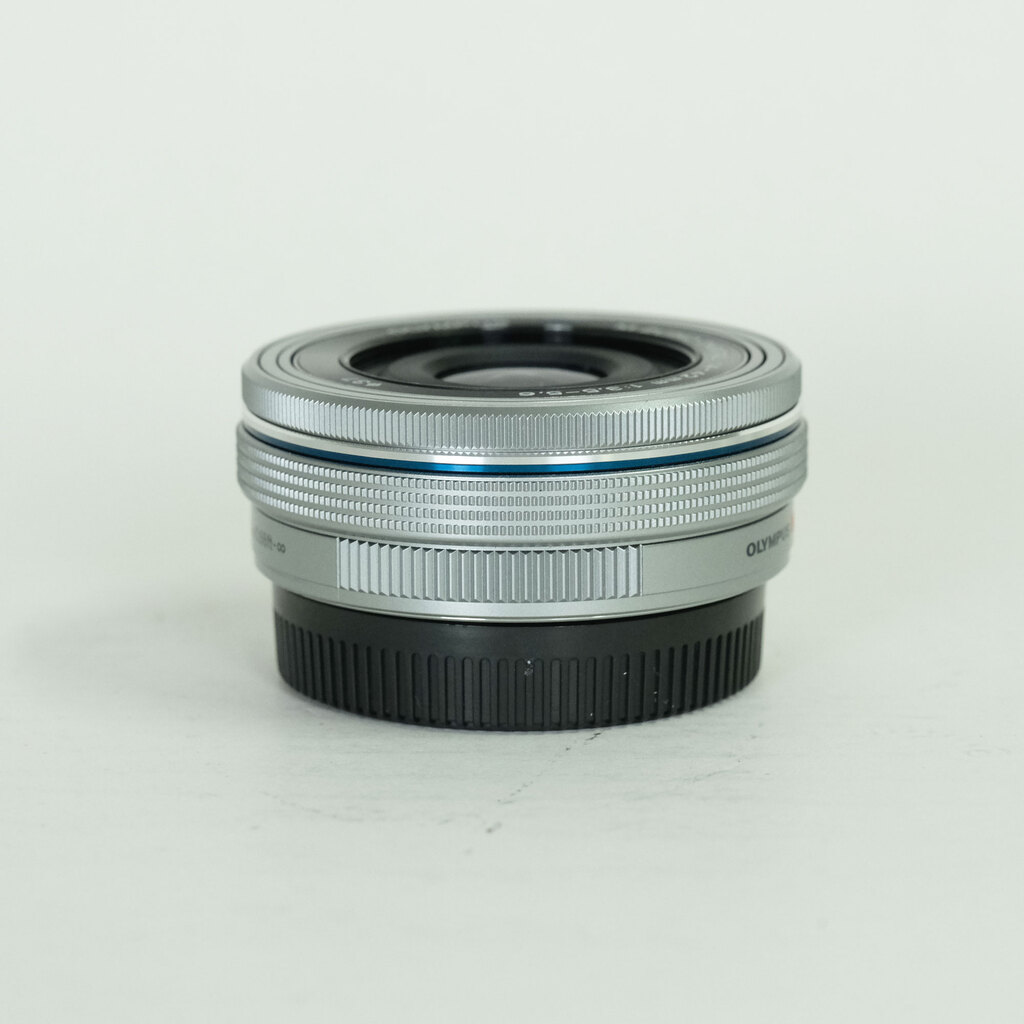 OLYMPUS M.ZUIKO DIGITAL ED 14-42mm F3.5-5.6 EZ シルバー