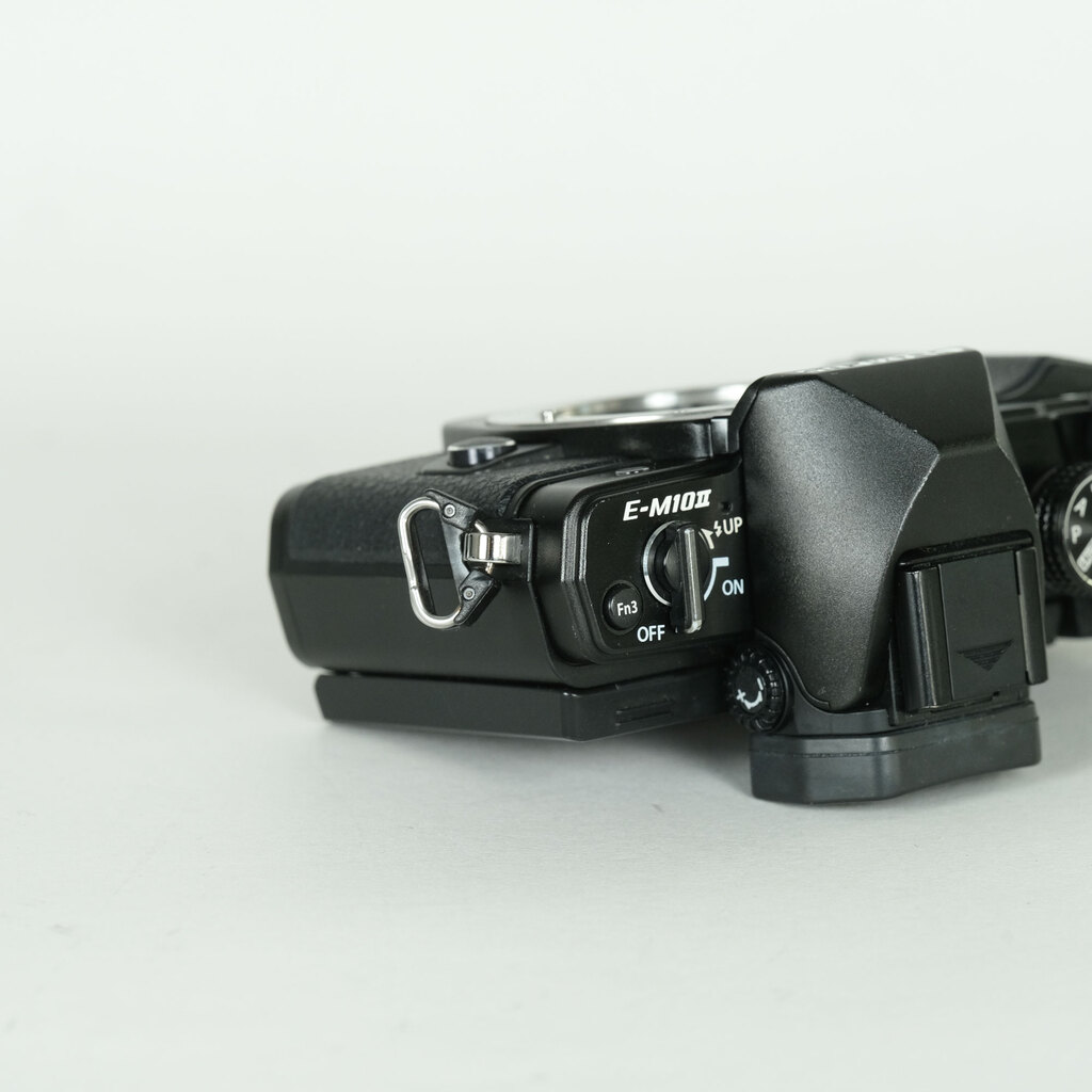 OLYMPUS OM-D E-M10 Mark II