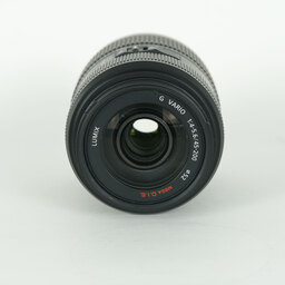 Panasonic LUMIX G VARIO 45-200mm F4.0-F5.6 MEGA O.I.S. H-FS045200 Panasonic LUMIX G VARIO 45-200mm F4.0-F5.6 MEGA O.I.S. H-FS045200