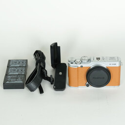 FUJIFILM X-A2 ボディ ブラウン