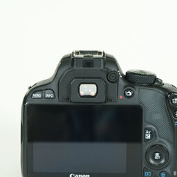 Canon EOS Kiss X7