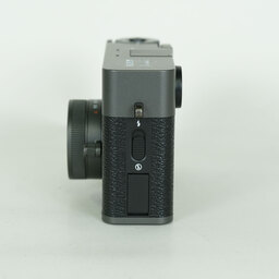 FUJIFILM X half X-HF1