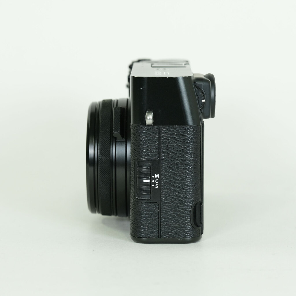 FUJIFILM X100V ブラック