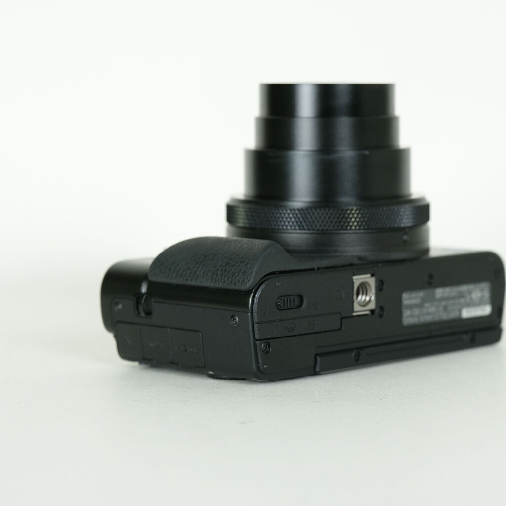 SONY Cyber-shot DSC-RX100M7