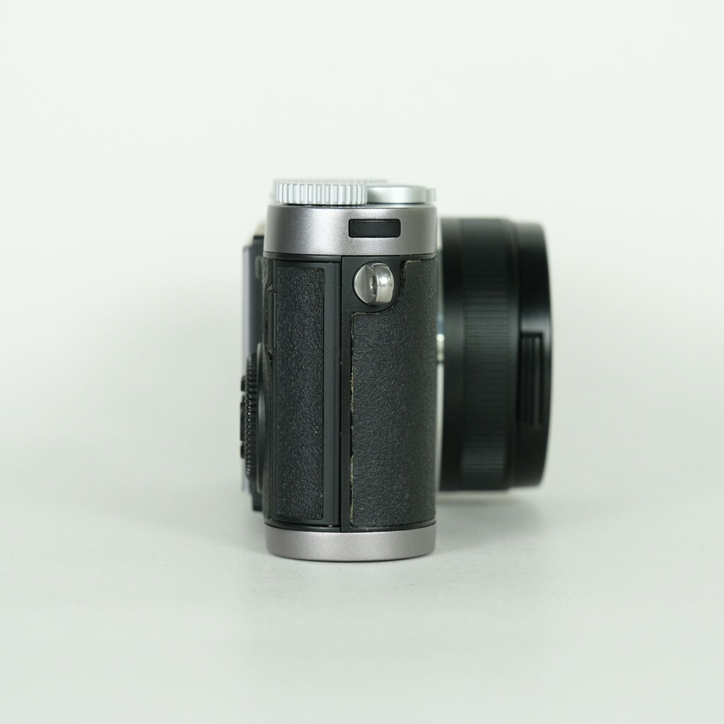 LEICA X1 スチールグレーの出品 | ONE SCENE（ワンシーン）